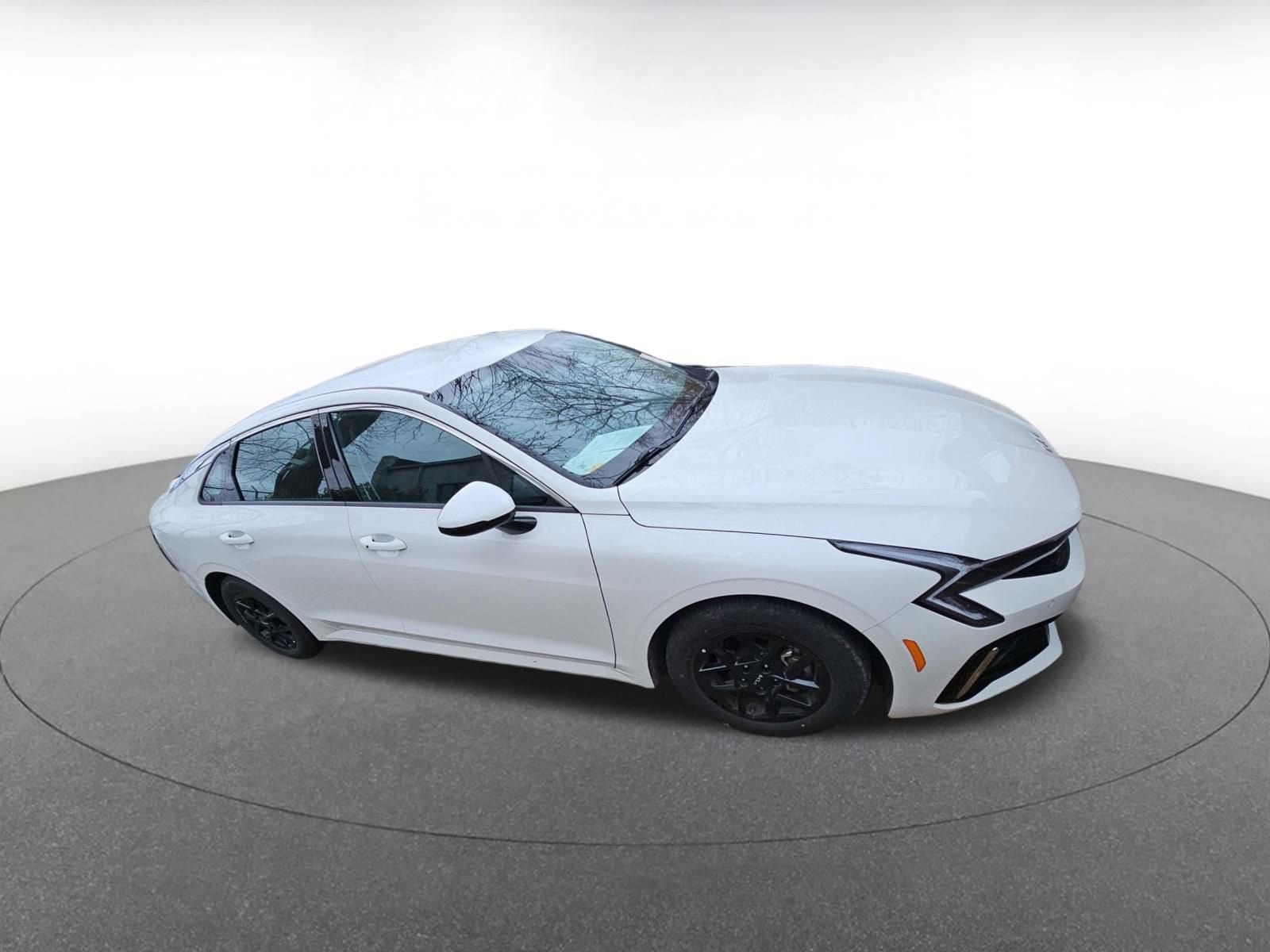 Thumbnail: 2025 Kia K5 - 1