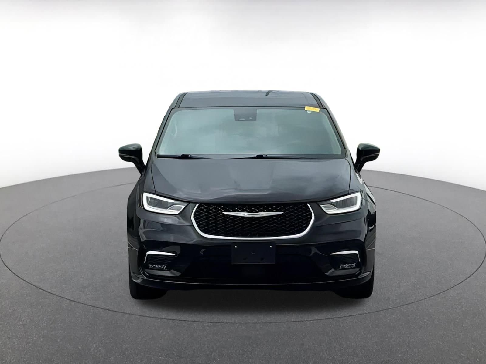 Thumbnail: 2024 Chrysler Pacifica - 5