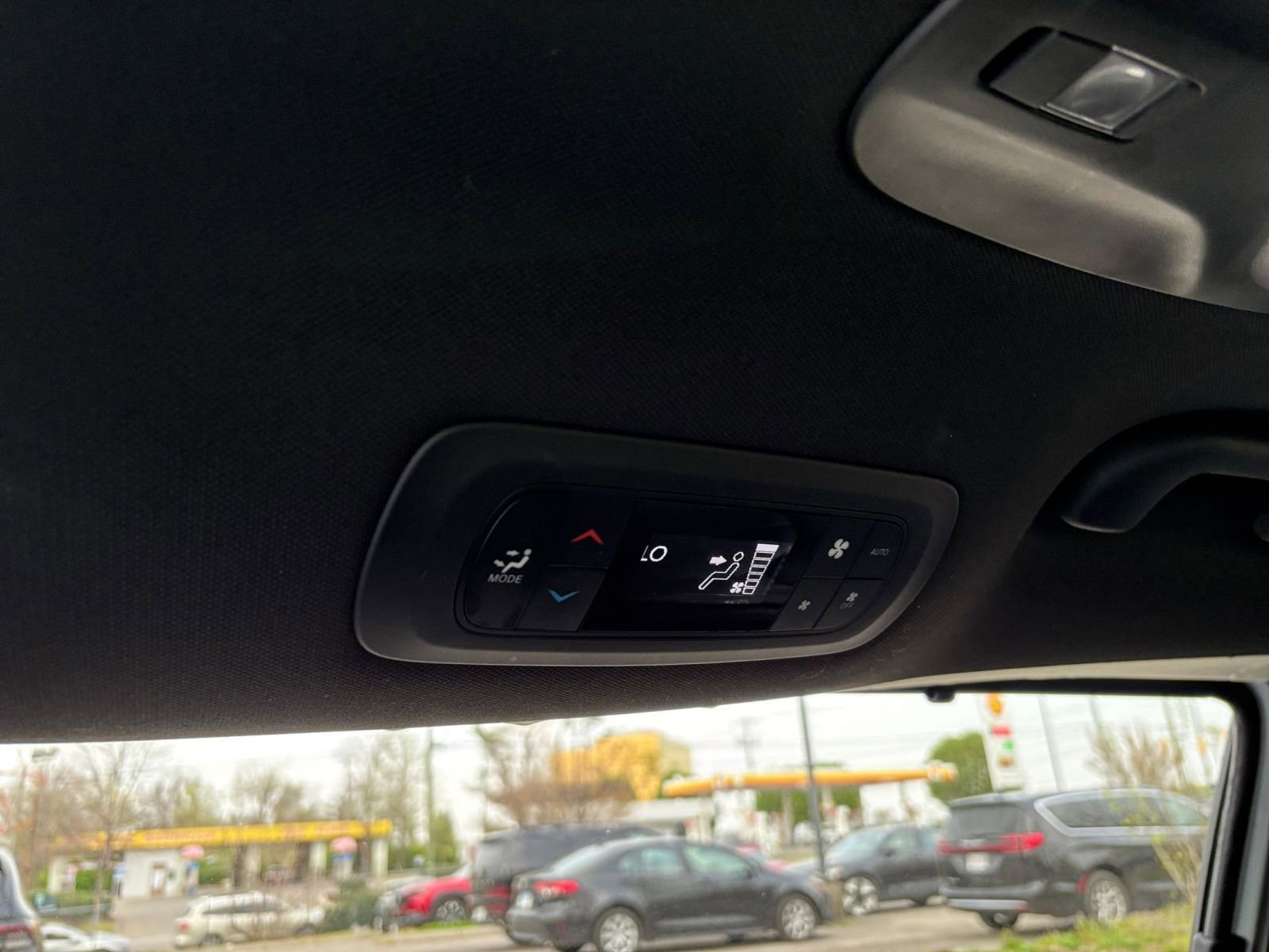 Thumbnail: 2025 Chrysler Pacifica - 24