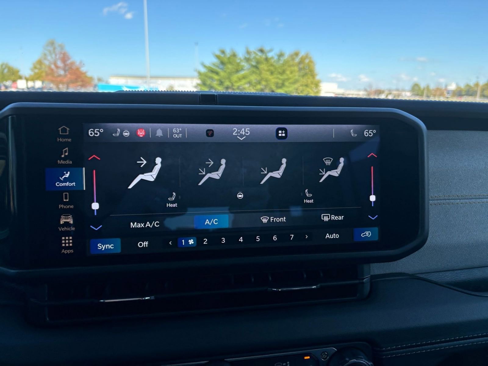 Thumbnail: 2025 Jeep Wrangler - 21