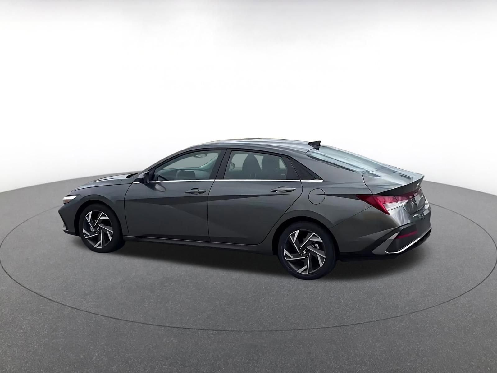 Thumbnail: 2025 Hyundai Elantra - 10