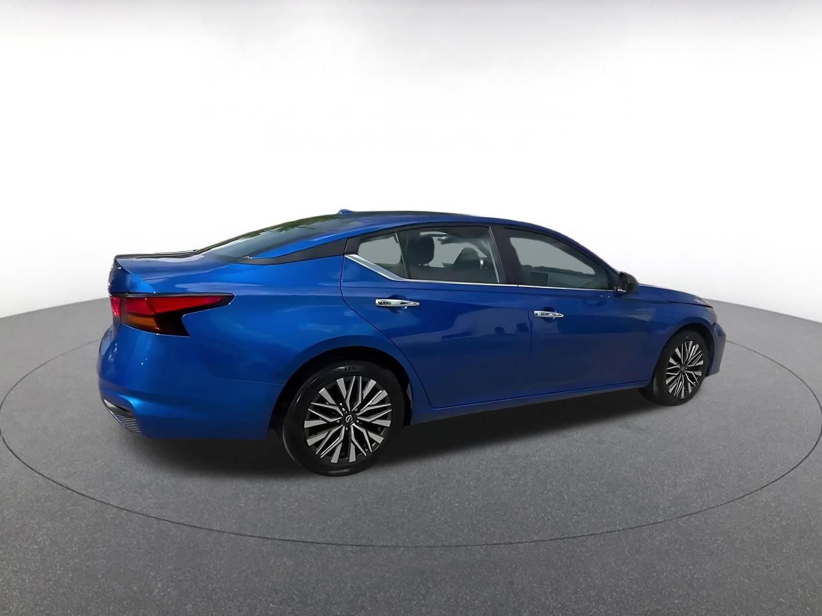 Thumbnail: 2025 Nissan Altima - 15