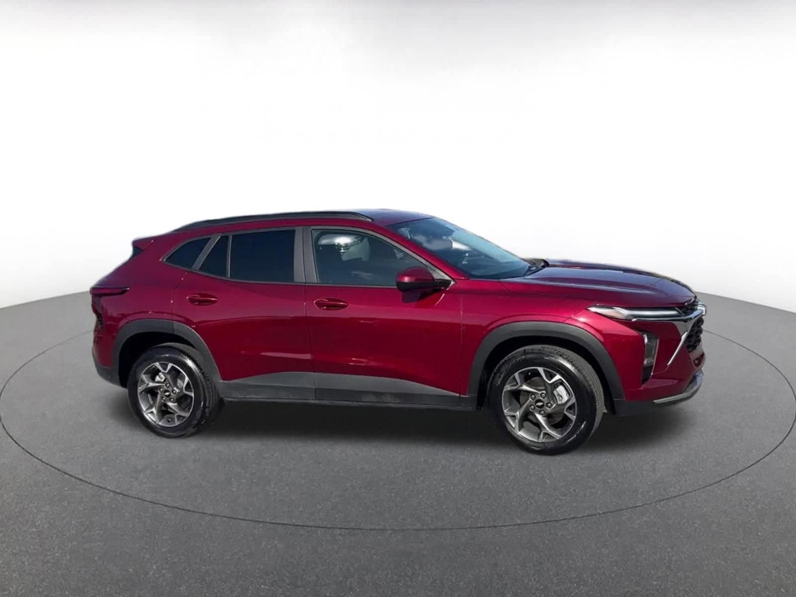 Thumbnail: 2025 Chevrolet Trax - 2