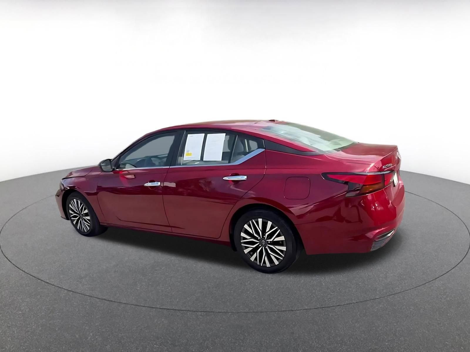 Thumbnail: 2025 Nissan Altima - 9
