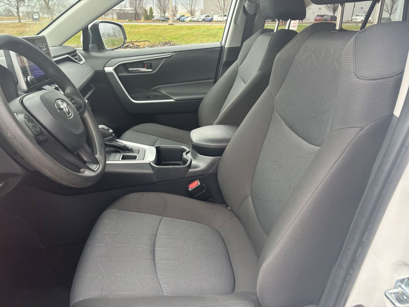 Thumbnail: 2025 Toyota RAV4 - 28