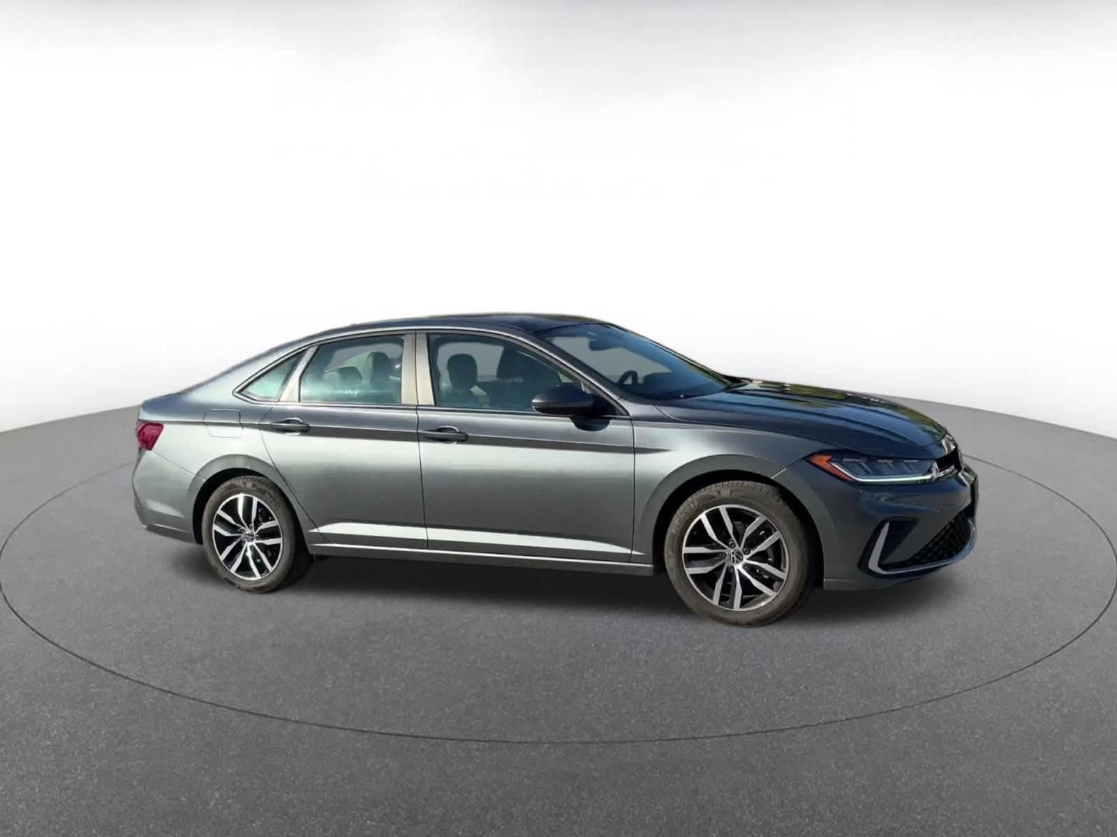 Thumbnail: 2025 Volkswagen Jetta - 2