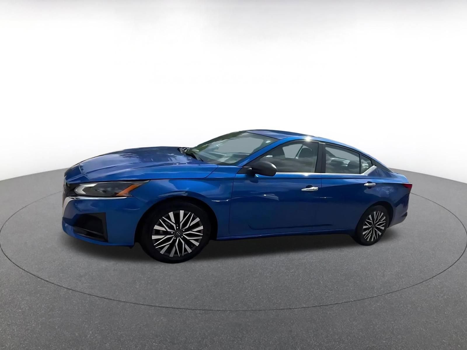 Thumbnail: 2025 Nissan Altima - 8