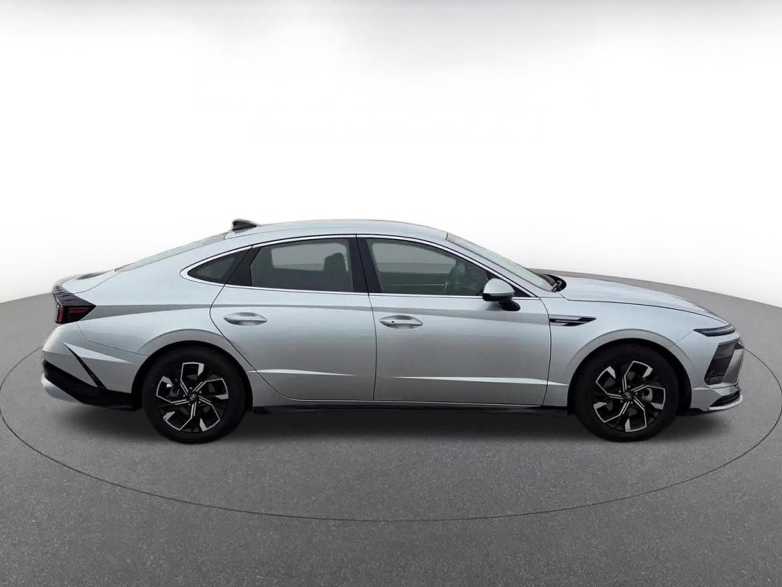 Thumbnail: 2025 Hyundai Sonata - 16