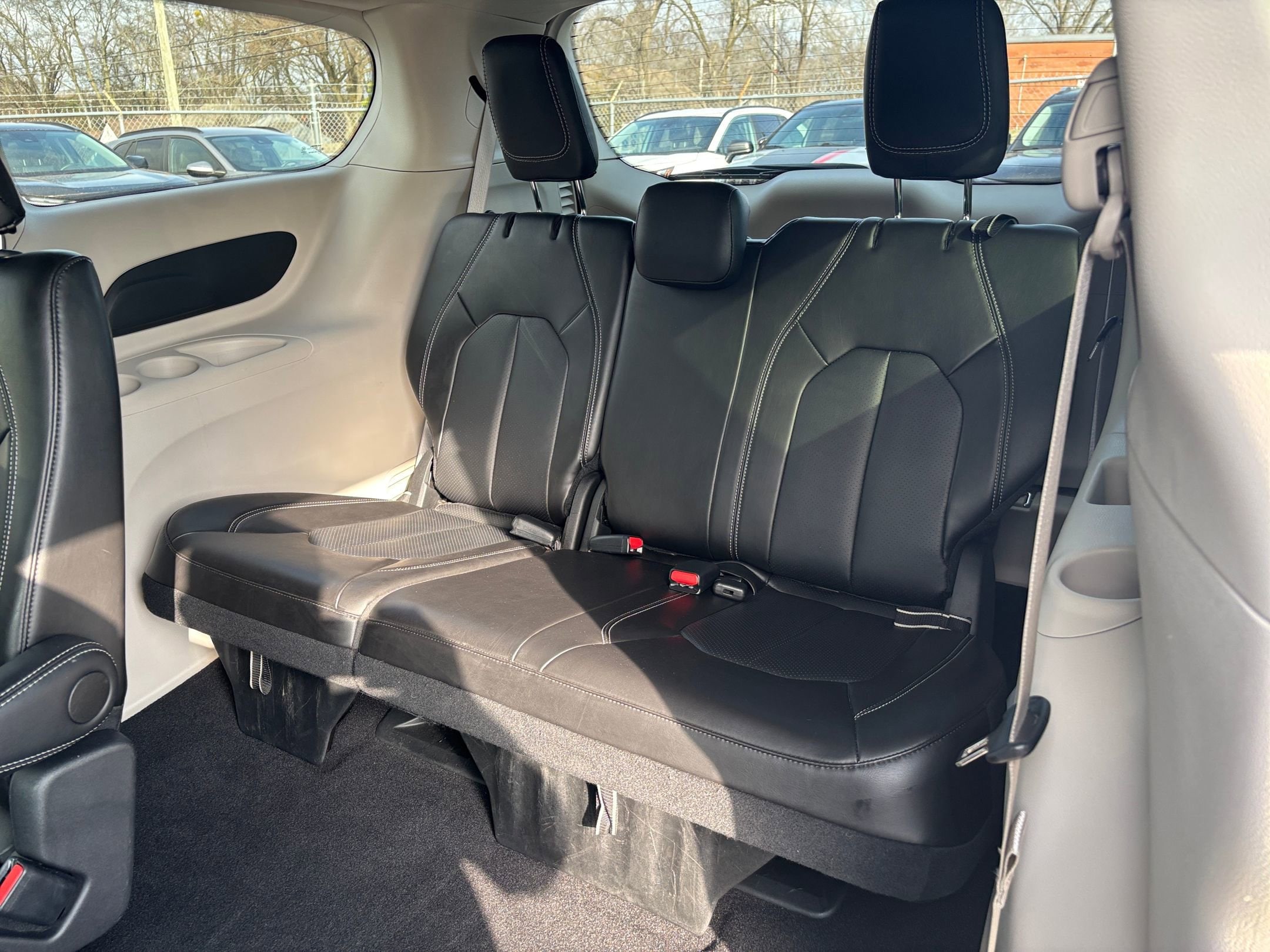 Thumbnail: 2024 Chrysler Pacifica - 30