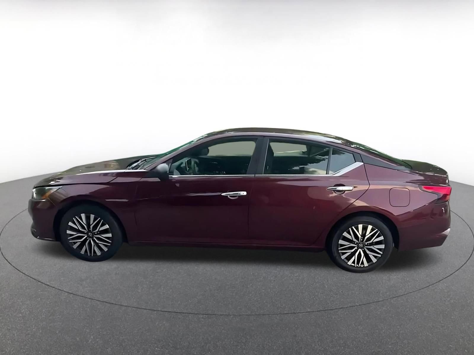 Thumbnail: 2025 Nissan Altima - 9