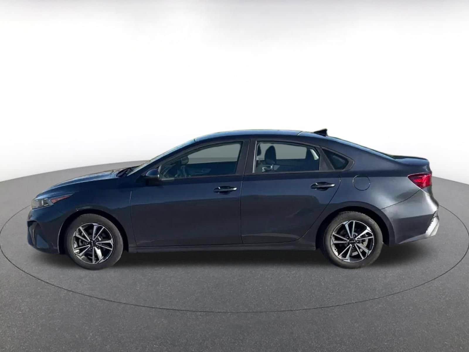 Thumbnail: 2024 Kia Forte - 9