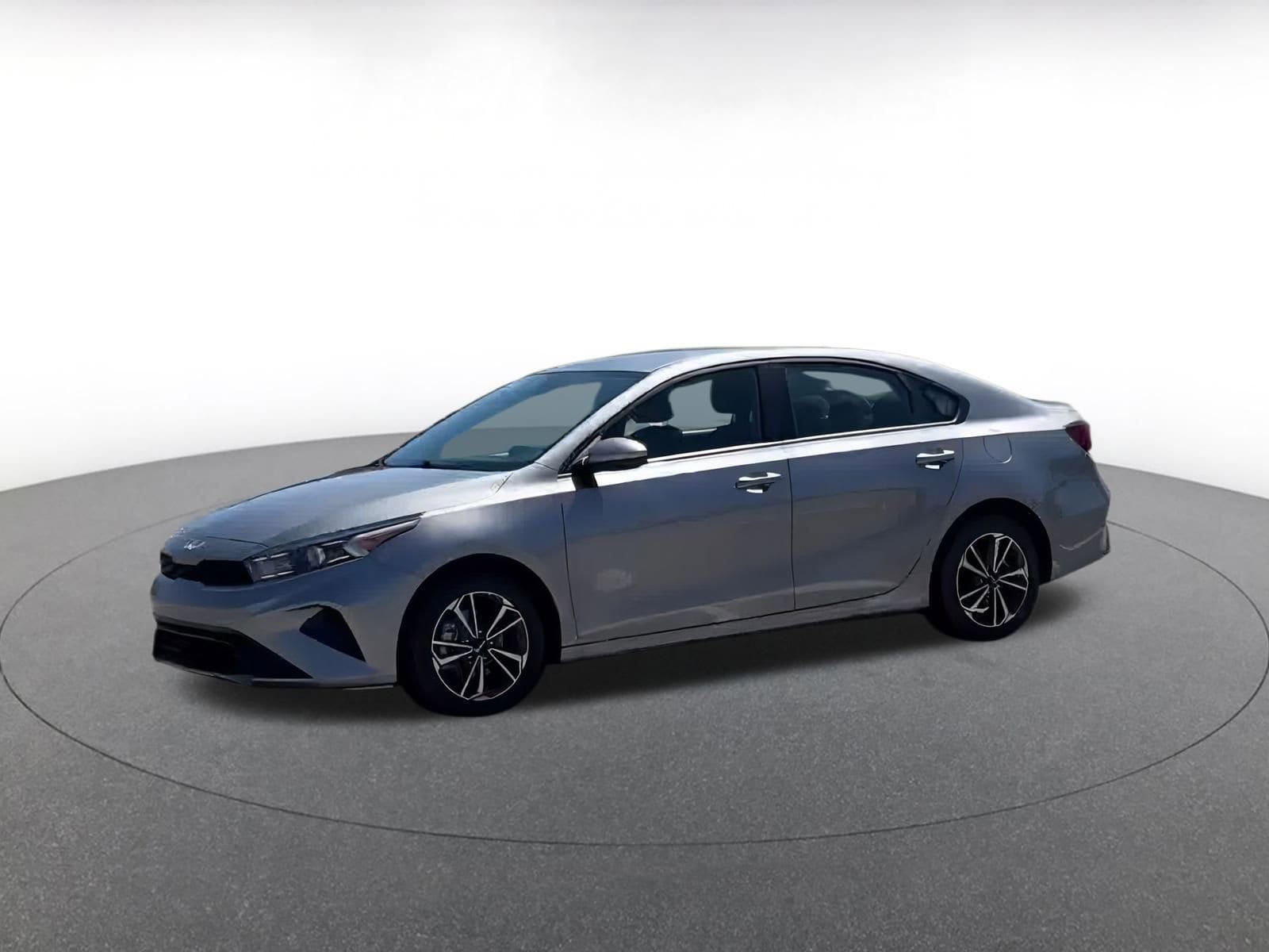 Thumbnail: 2024 Kia Forte - 6