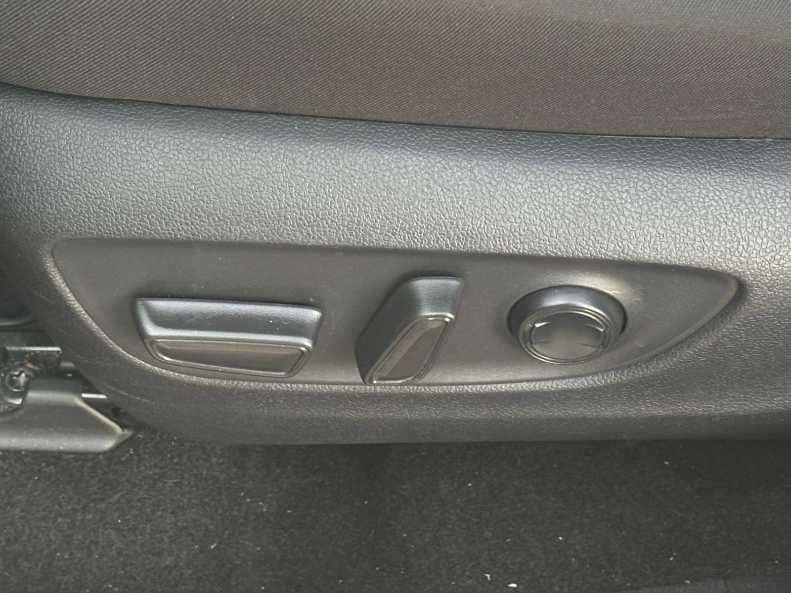 Thumbnail: 2025 Toyota RAV4 - 23