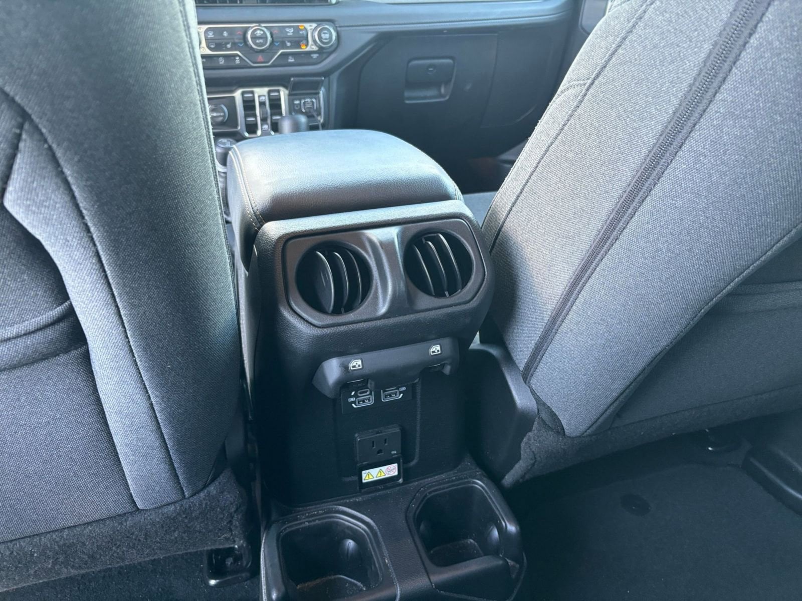 Thumbnail: 2025 Jeep Wrangler - 23