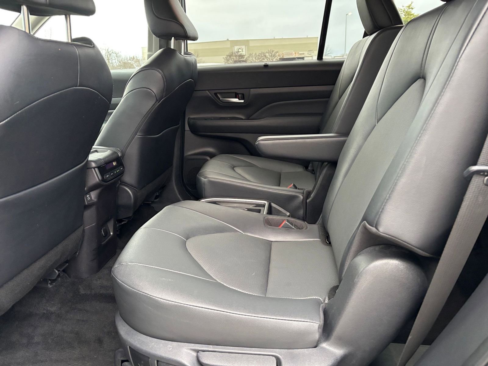 Thumbnail: 2025 Toyota Grand Highlander - 28