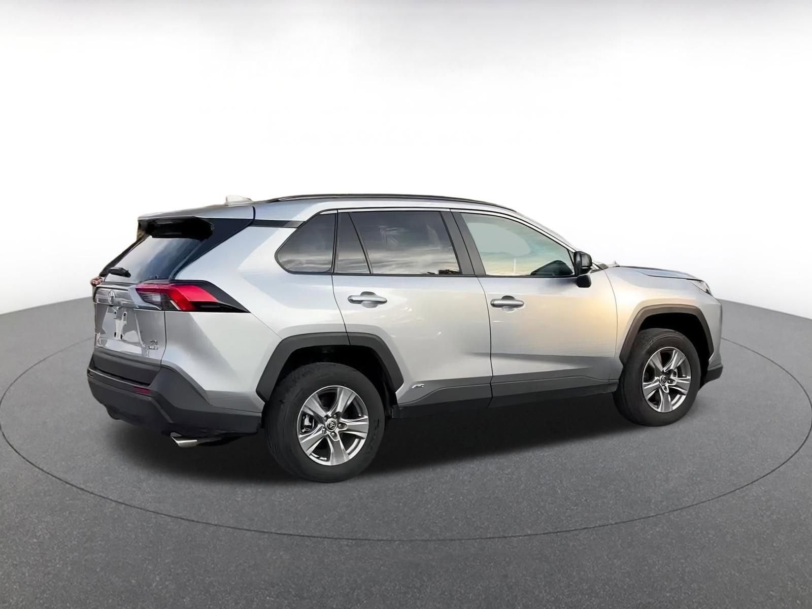 Thumbnail: 2025 Toyota RAV4 - 14