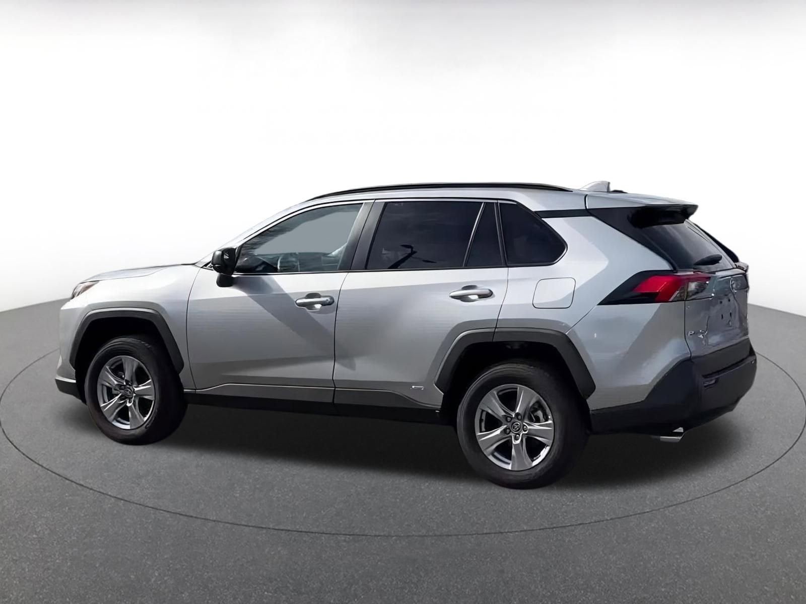 Thumbnail: 2025 Toyota RAV4 - 10