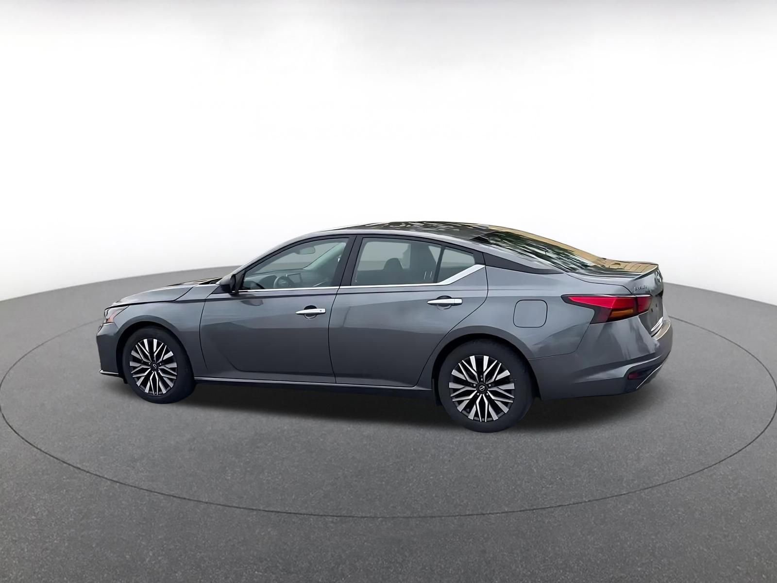 Thumbnail: 2025 Nissan Altima - 10