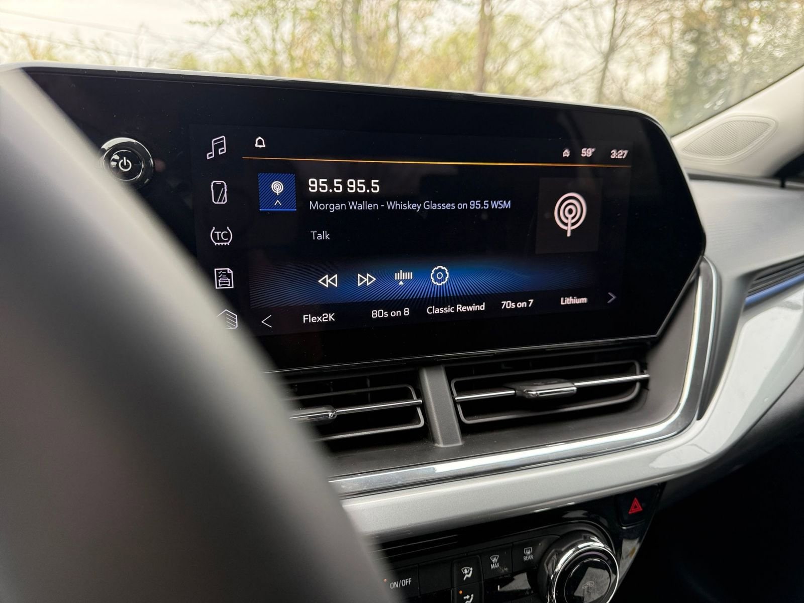 Thumbnail: 2025 Chevrolet Trax - 20