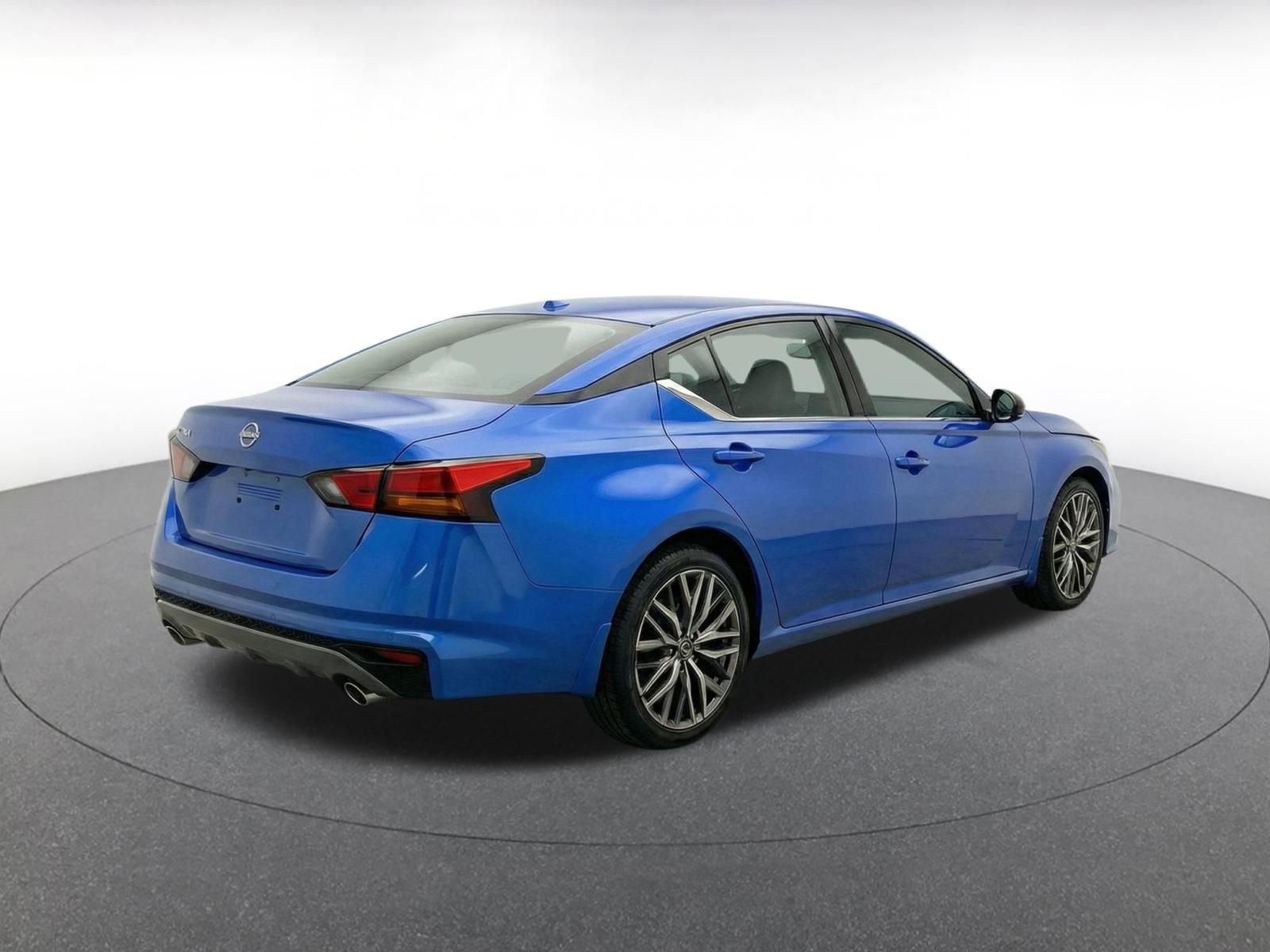 Thumbnail: 2025 Nissan Altima - 9