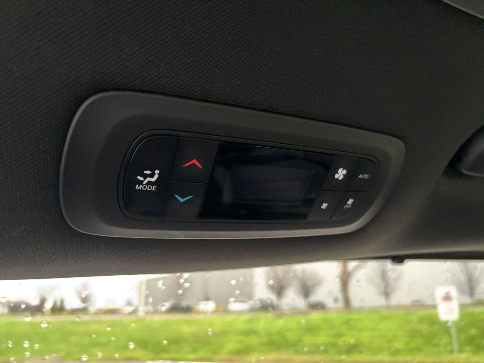 Thumbnail: 2025 Chrysler Pacifica - 24