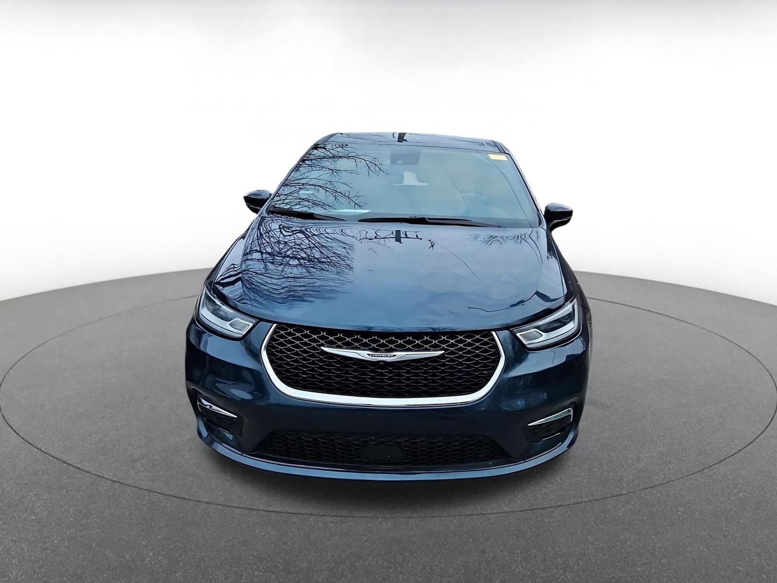 Thumbnail: 2025 Chrysler Pacifica - 2