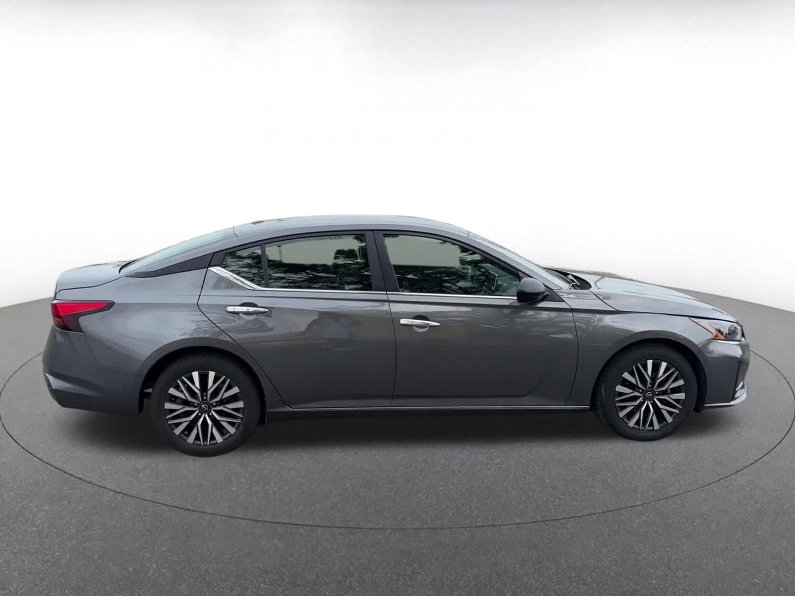 Thumbnail: 2025 Nissan Altima - 16