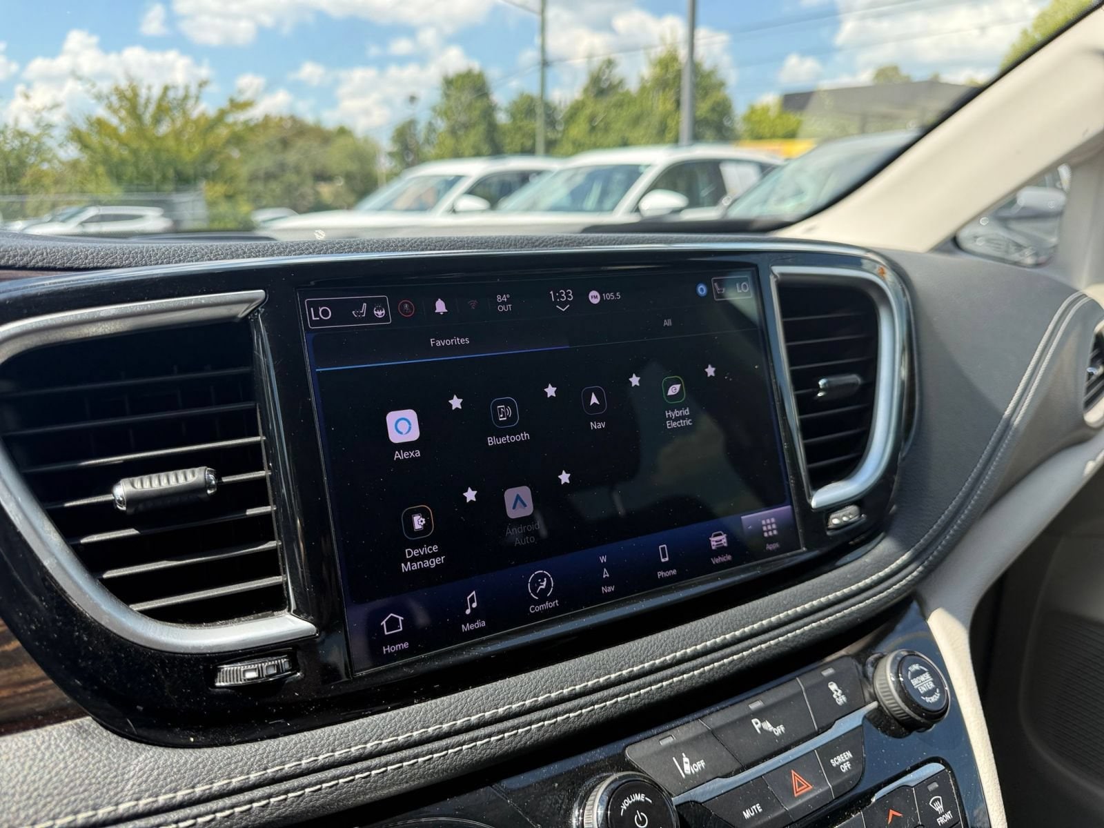 Thumbnail: 2023 Chrysler Pacifica - 20