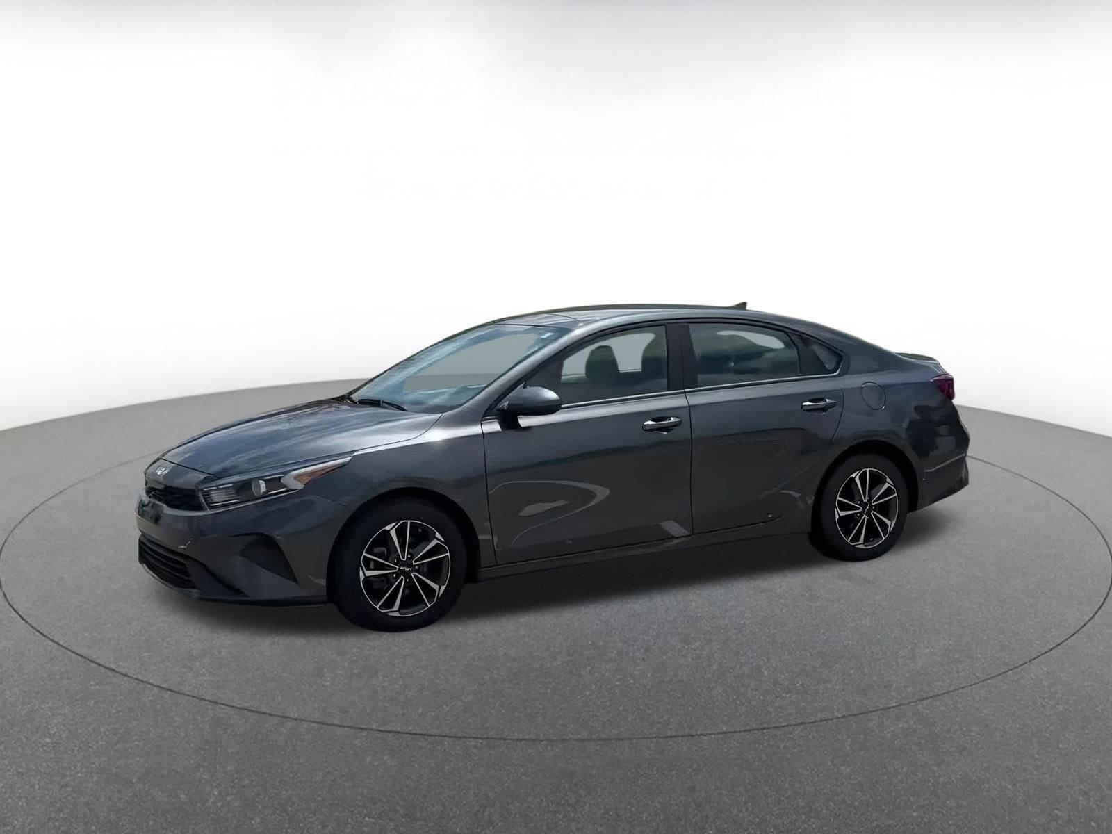 Thumbnail: 2024 Kia Forte - 8