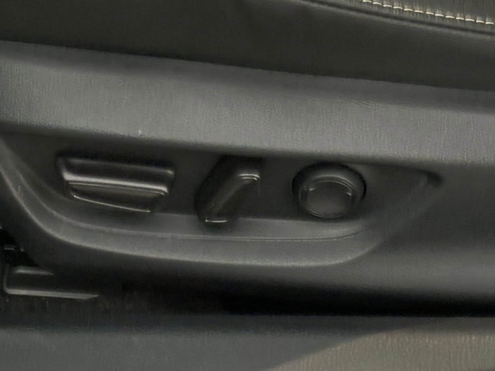 Thumbnail: 2025 Toyota Camry - 23