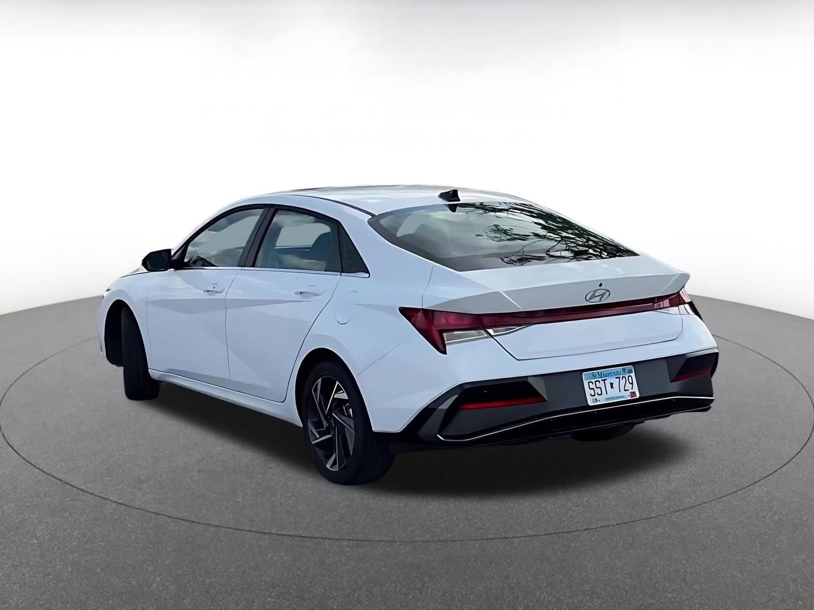 Thumbnail: 2025 Hyundai Elantra - 11