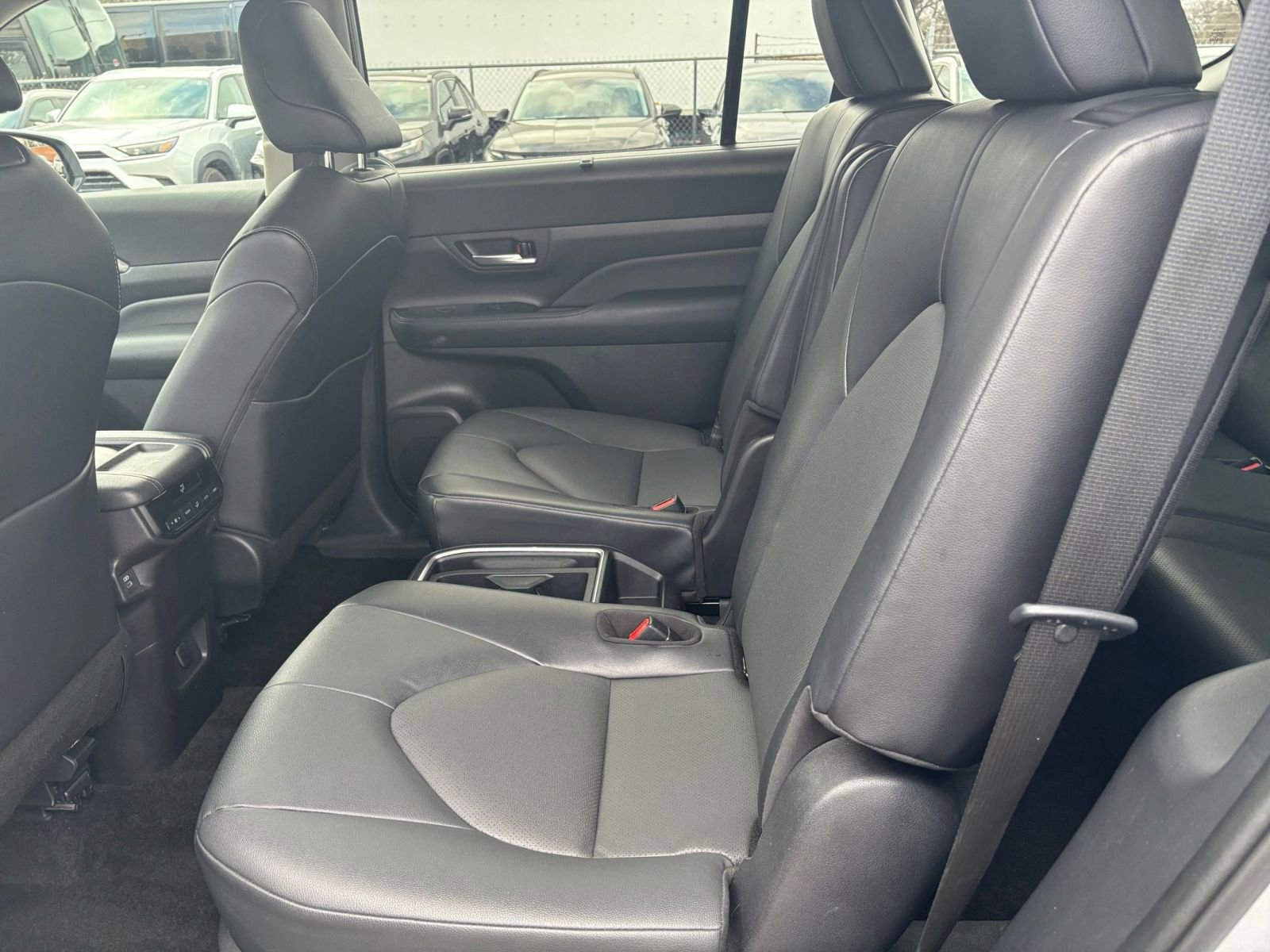 Thumbnail: 2025 Toyota Grand Highlander - 25