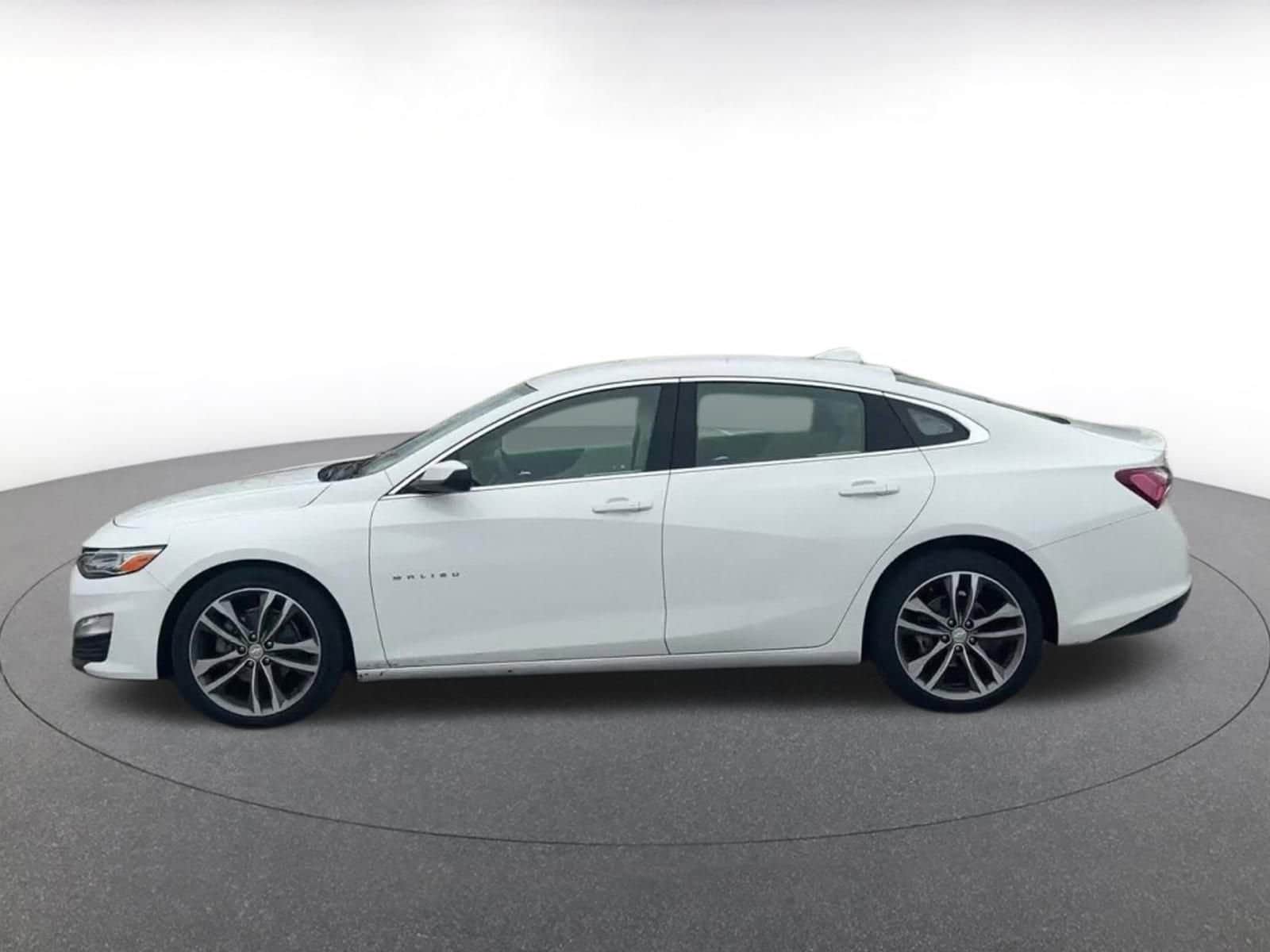 Thumbnail: 2024 Chevrolet Malibu - 9