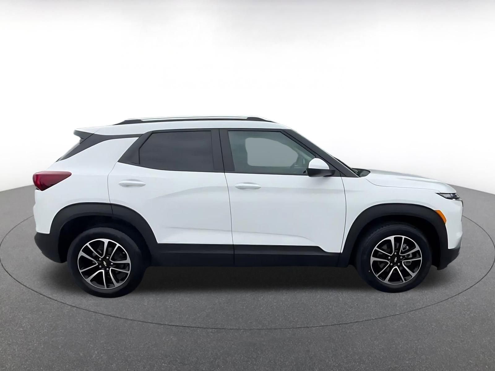 Thumbnail: 2025 Chevrolet TrailBlazer - 16