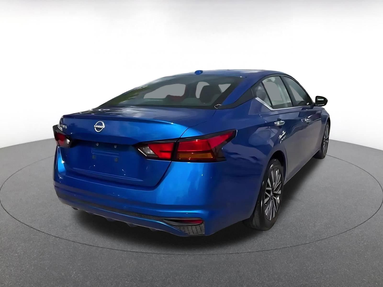 Thumbnail: 2025 Nissan Altima - 14