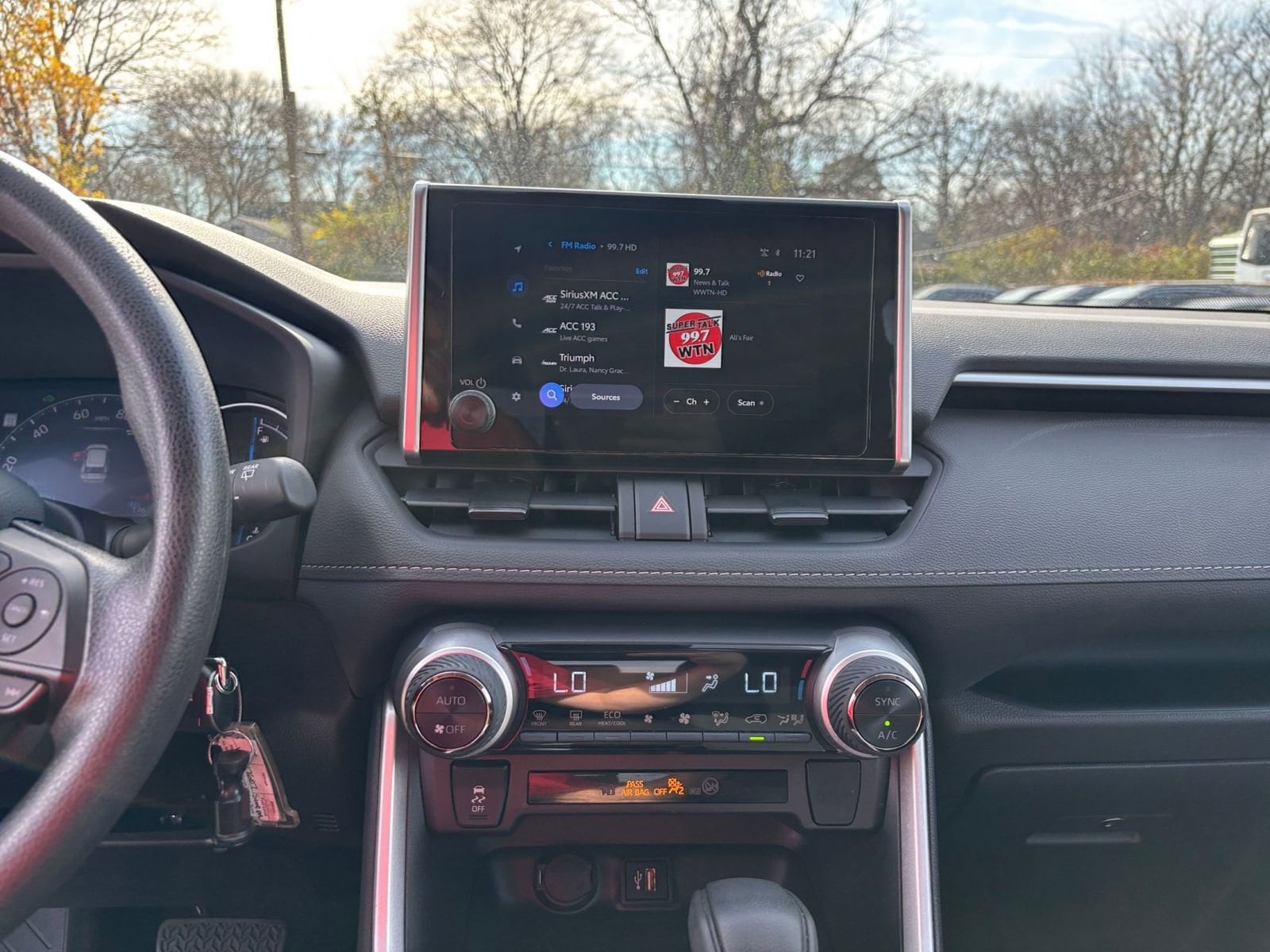 Thumbnail: 2025 Toyota RAV4 - 18