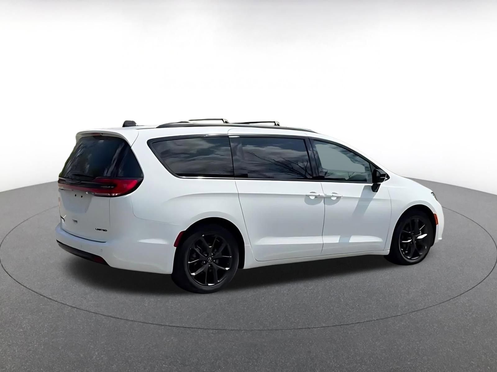 Thumbnail: 2025 Chrysler Pacifica - 14