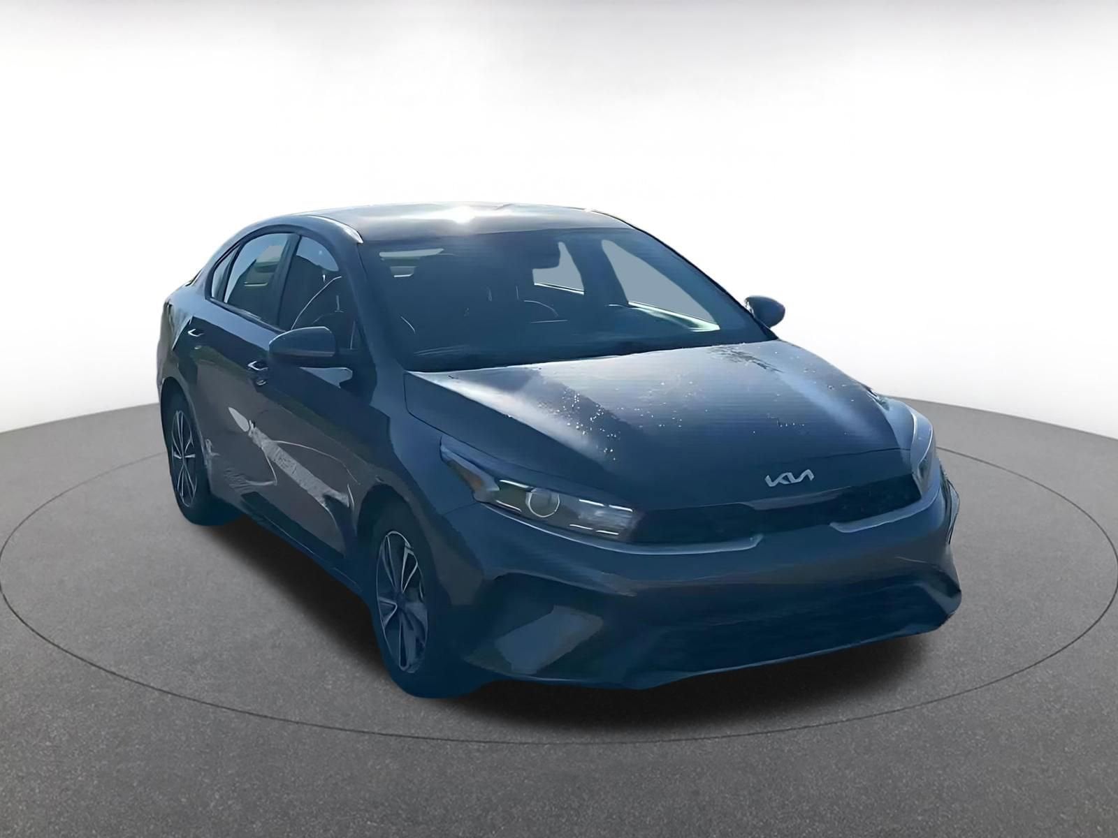 Thumbnail: 2024 Kia Forte - 3