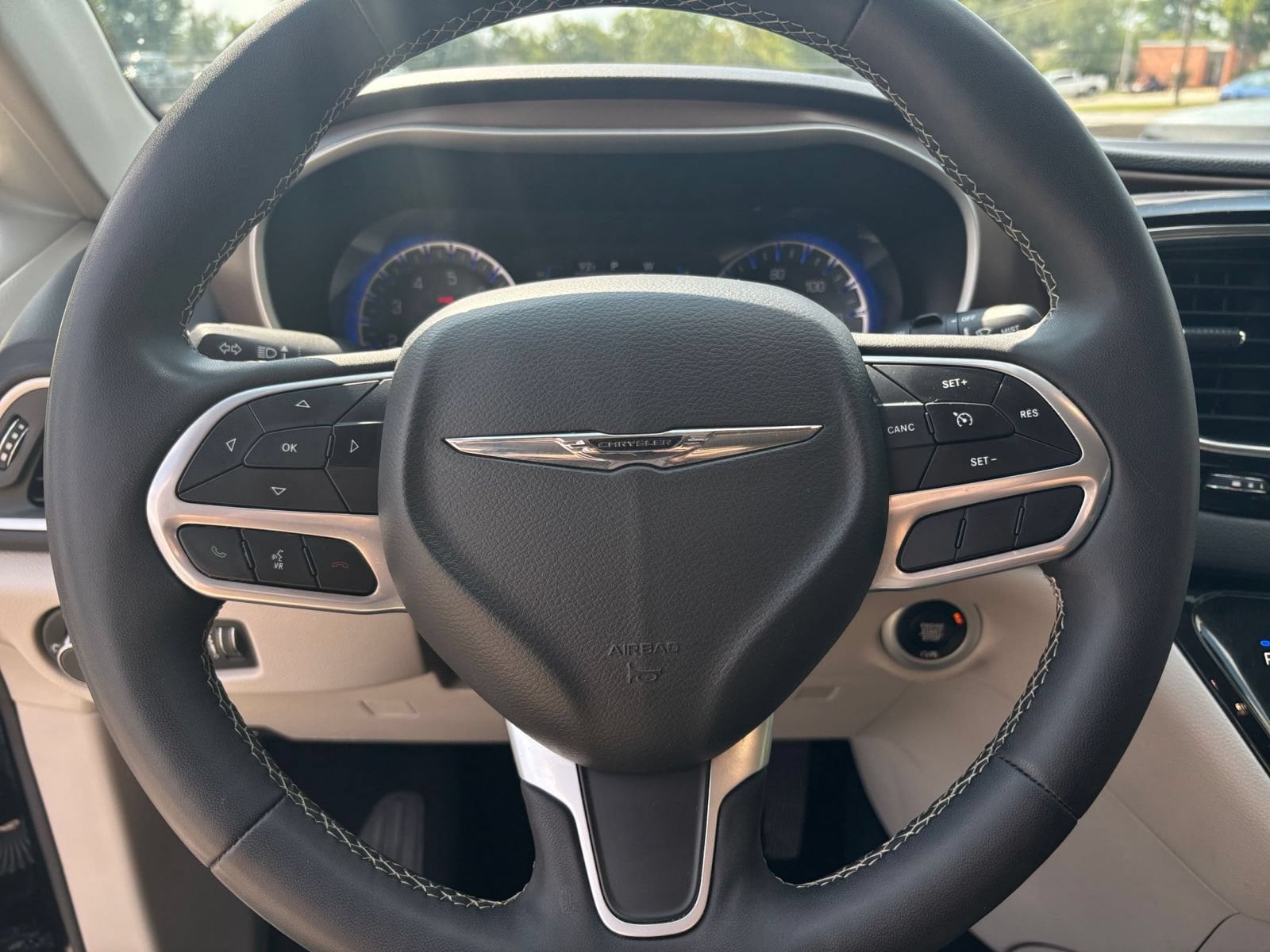 Thumbnail: 2024 Chrysler Voyager - 29