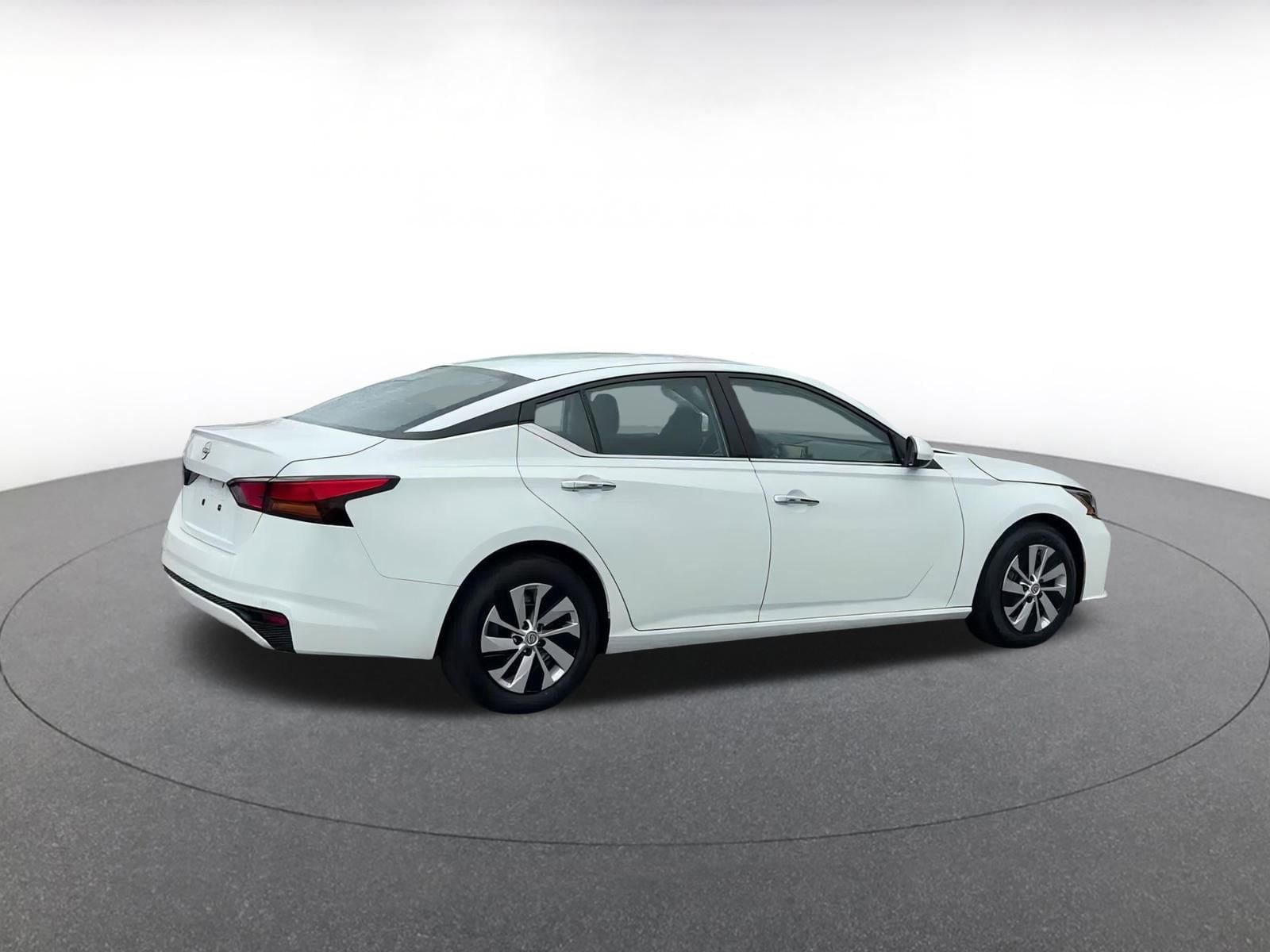 Thumbnail: 2023 Nissan Altima - 15