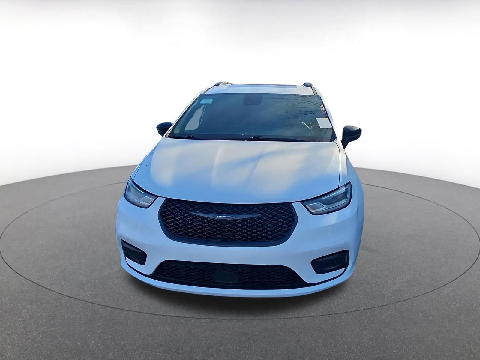 Thumbnail: 2025 Chrysler Pacifica - 2