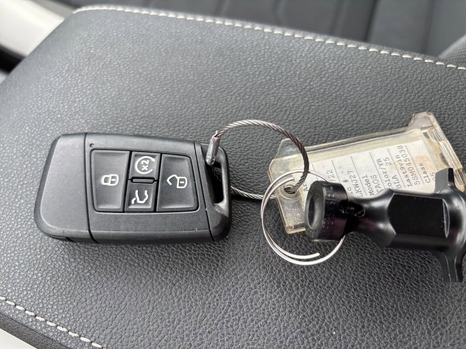 Thumbnail: 2025 Volkswagen Taos - 21