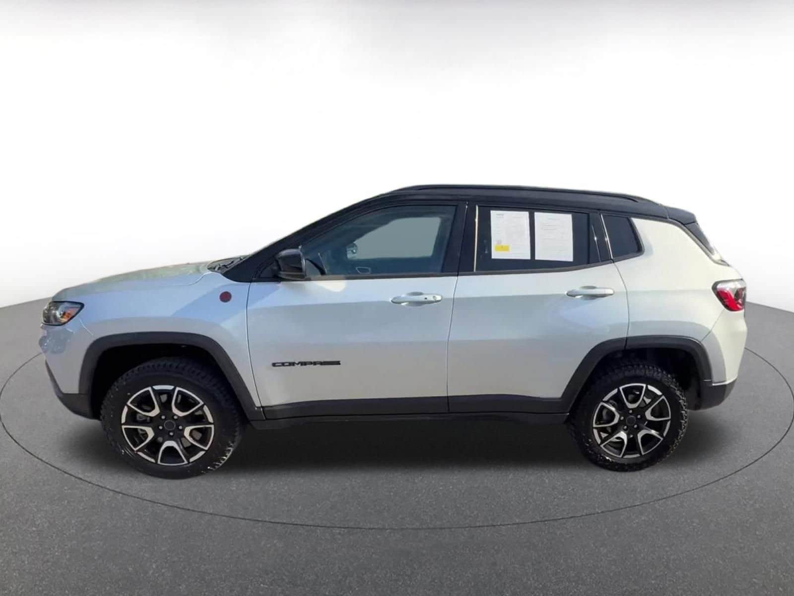 Thumbnail: 2025 Jeep Compass - 9