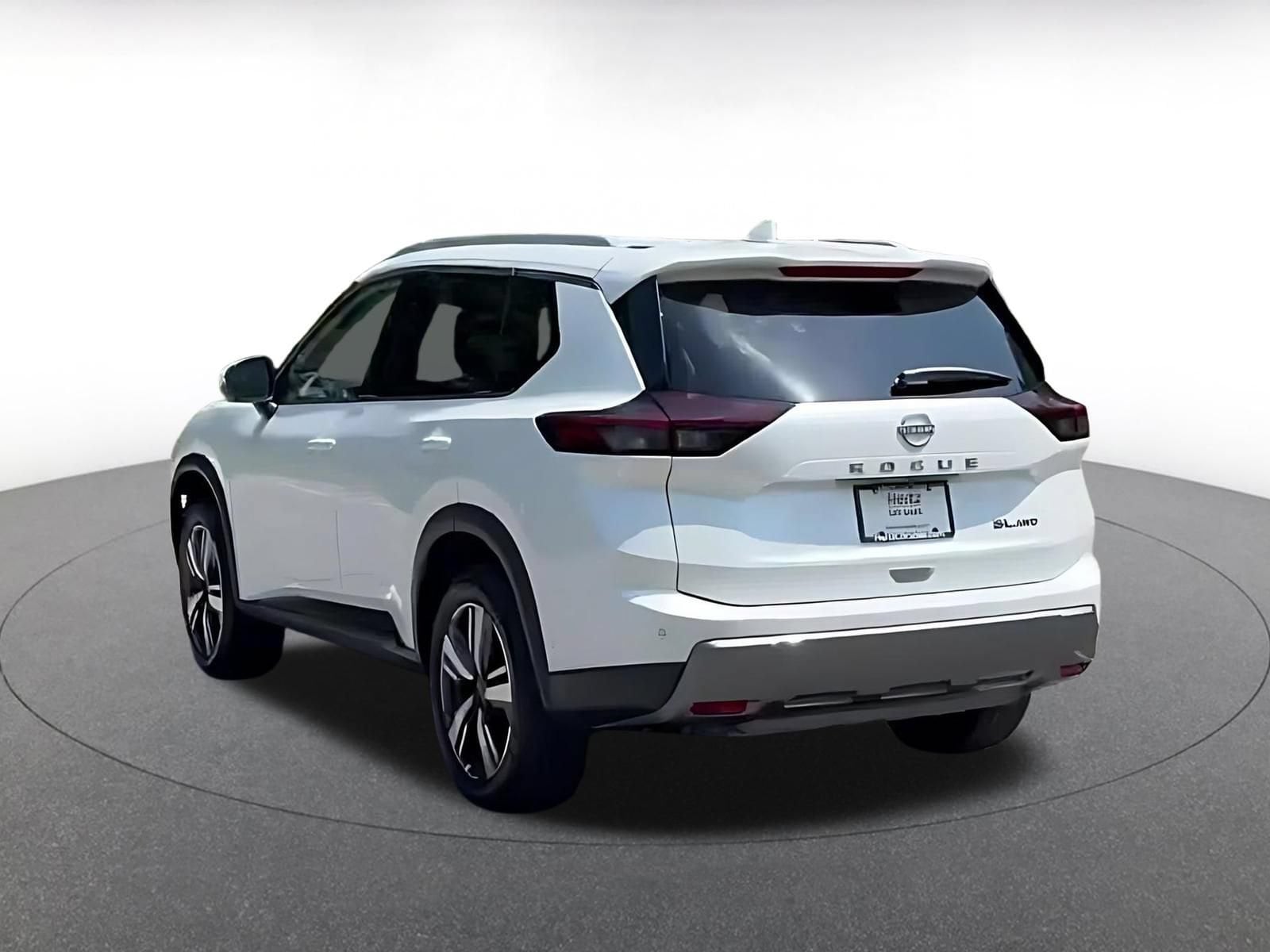 Thumbnail: 2026 Nissan Rogue - 10