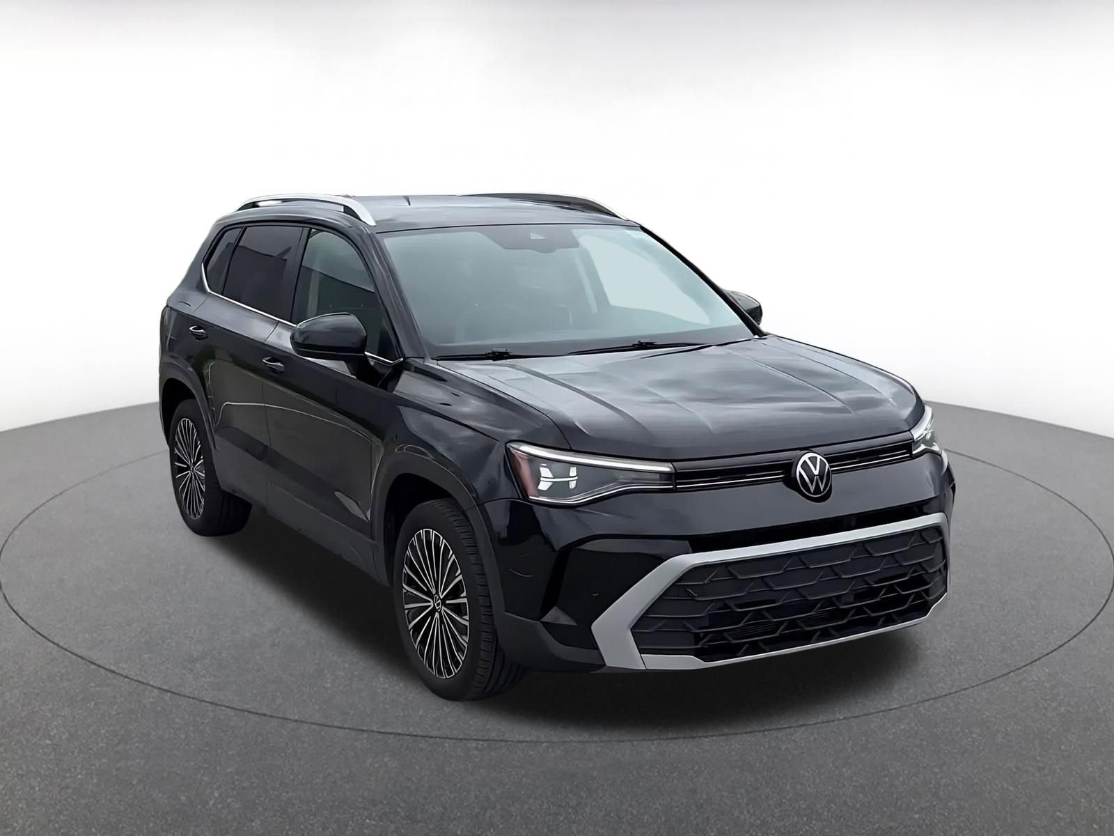 Thumbnail: 2025 Volkswagen Taos - 3