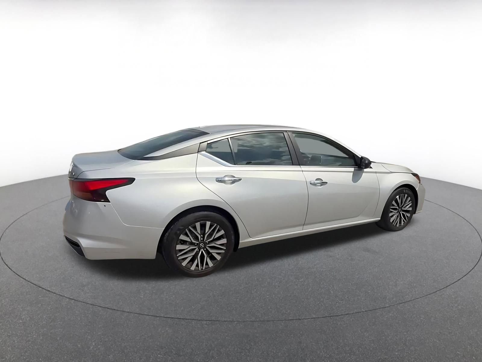 Thumbnail: 2024 Nissan Altima - 15