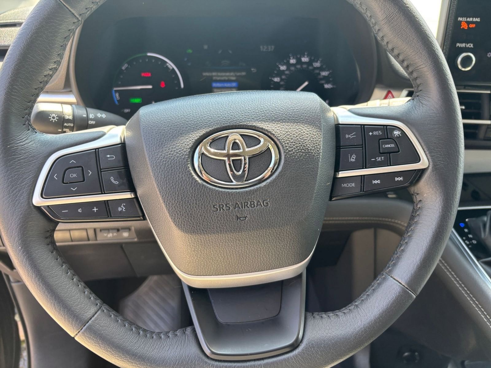 Thumbnail: 2025 Toyota Sienna - 30