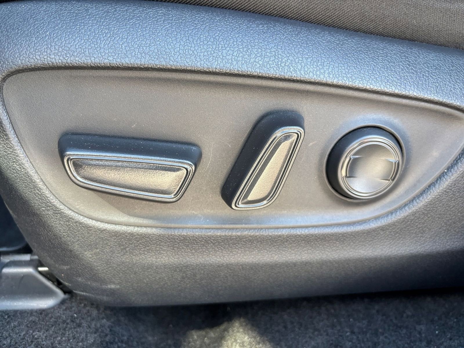 Thumbnail: 2025 Toyota RAV4 - 23