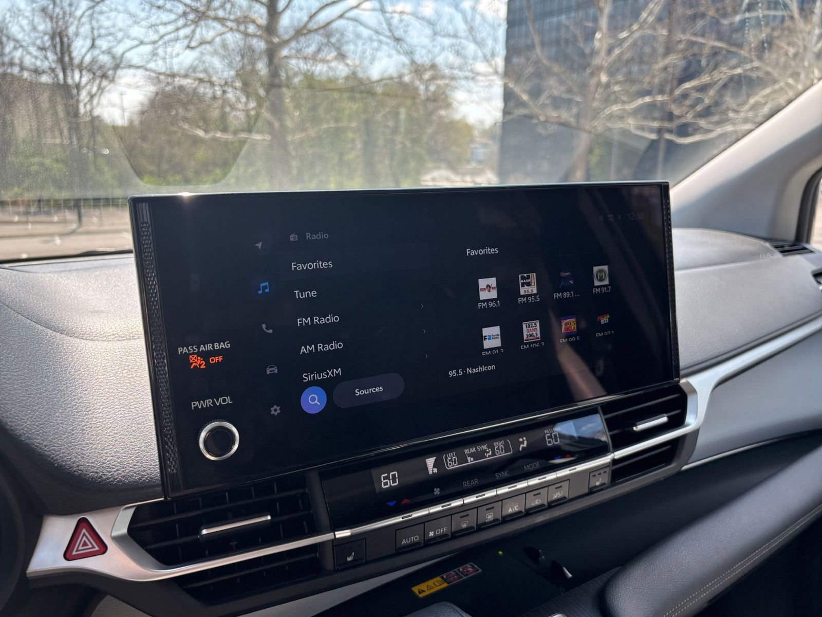 Thumbnail: 2025 Toyota Sienna - 21