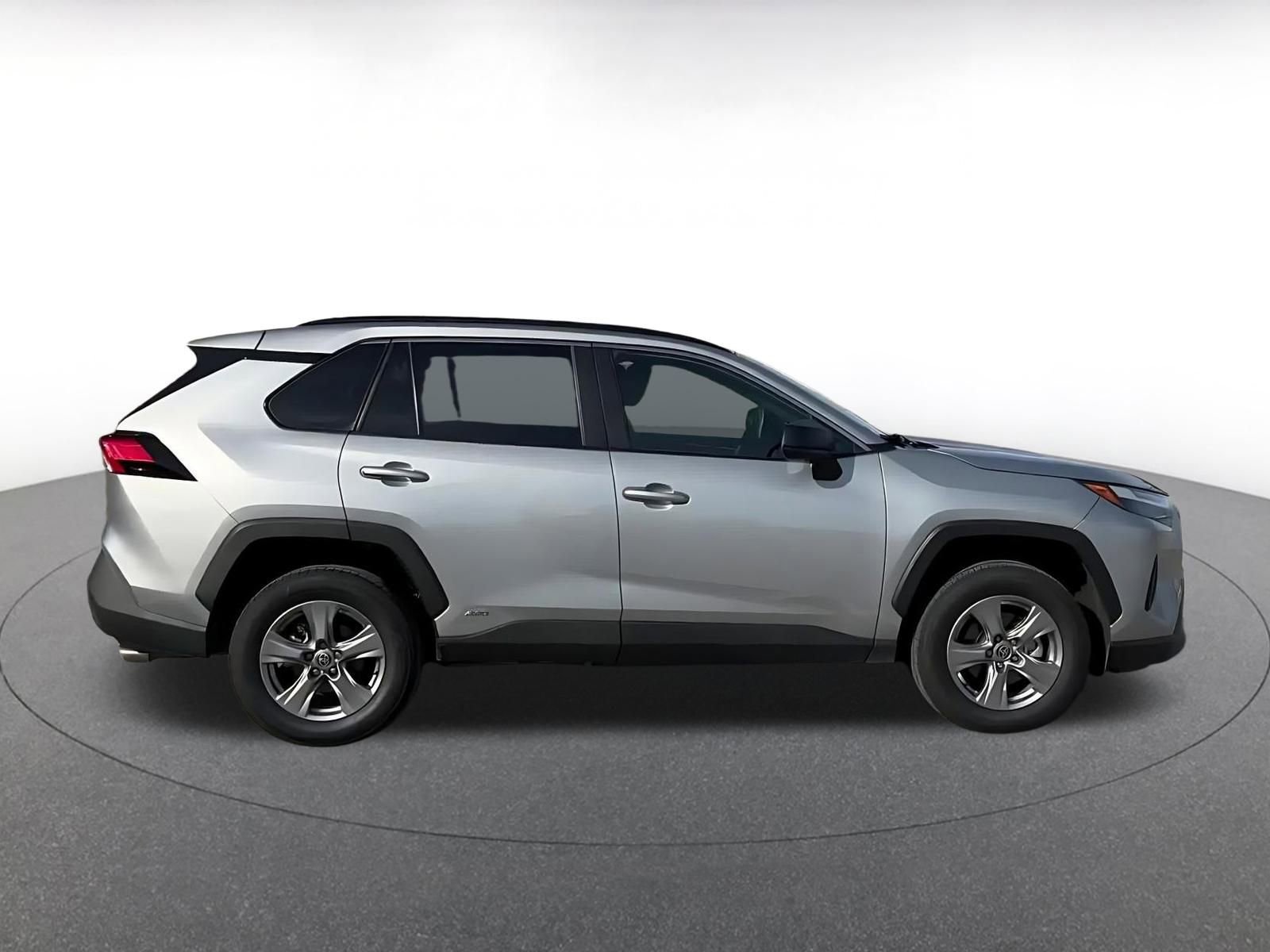 Thumbnail: 2025 Toyota RAV4 - 16